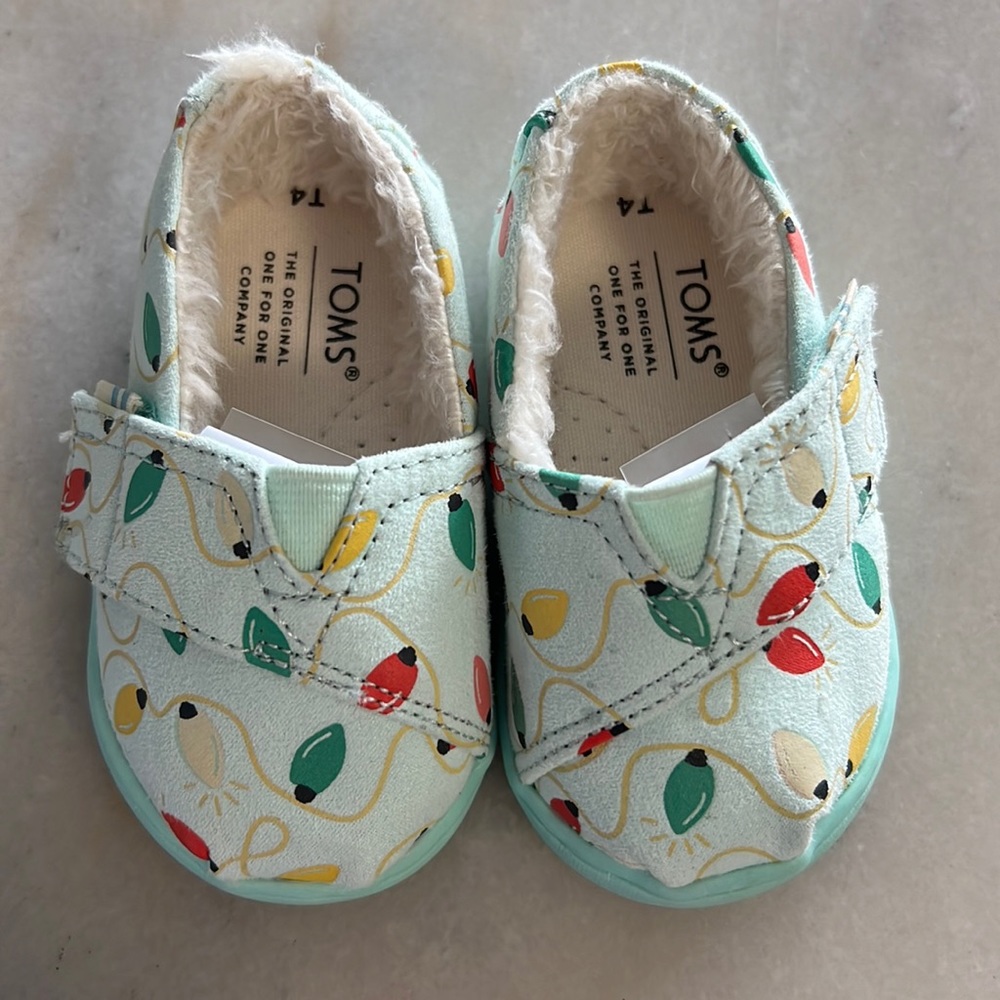 TOMS Christmas baby shoes